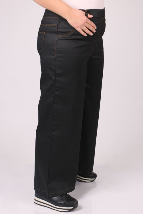 9142-3 Plus Size Mat Leather Appearance Plentiful Trotter Jeans Pants - Black