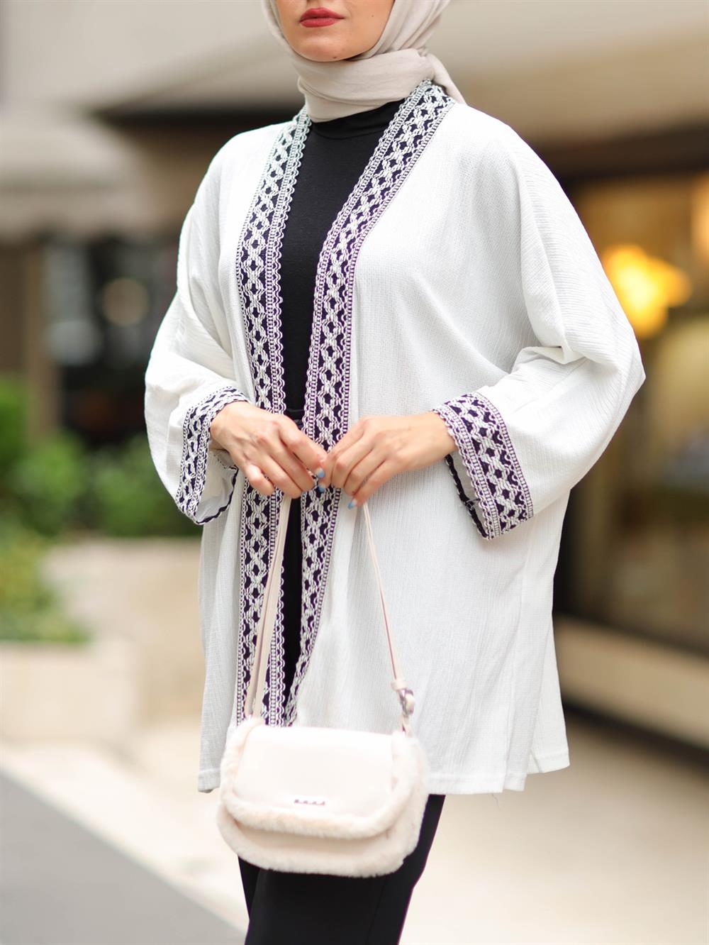 Araboy Ethnic Stripe Kimono  -White