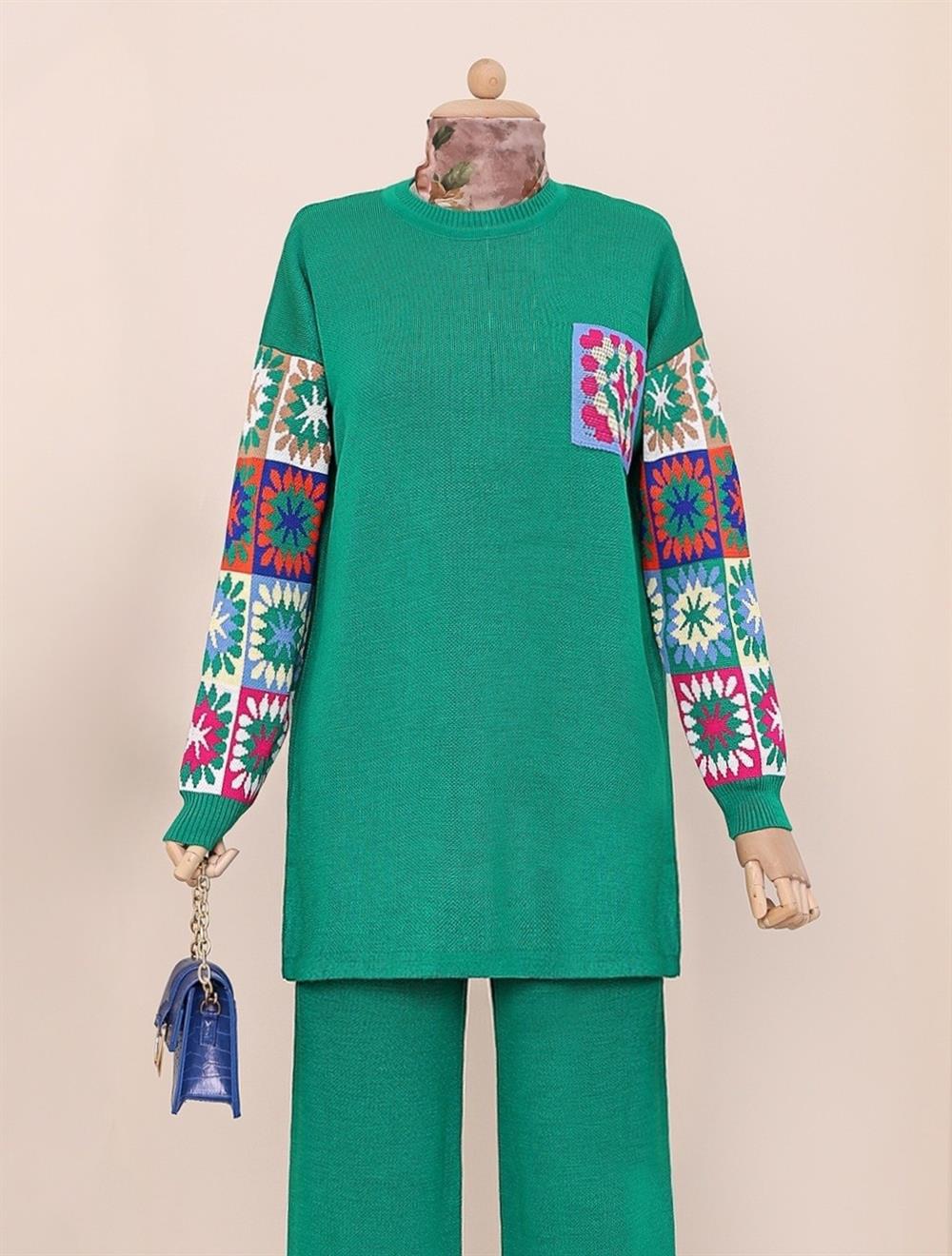 arm and Its Patterned Traditional Winter Knitwear Suit -Green